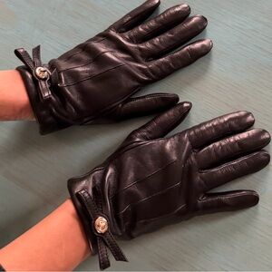 EUC Coach size 7 women’s gloves. Worn once for an elegant cold weather event